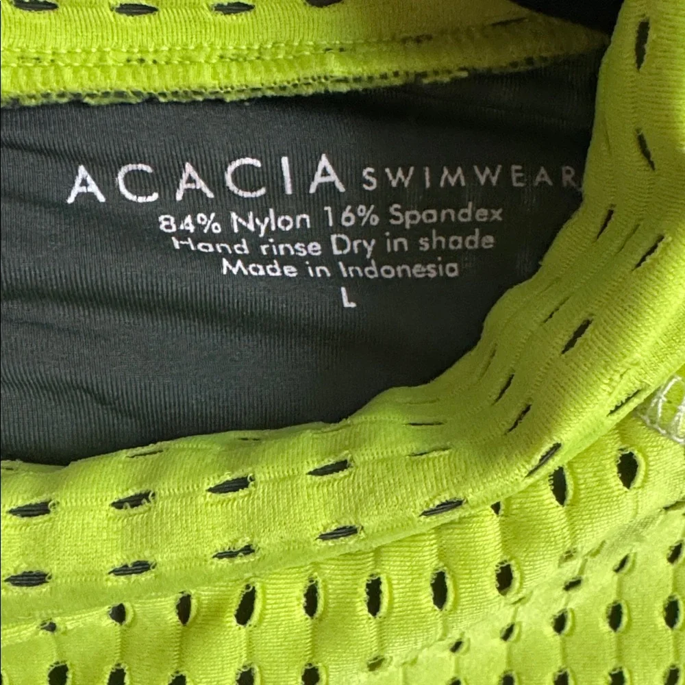 Acacia rashguard one piece - Picture 3 of 3